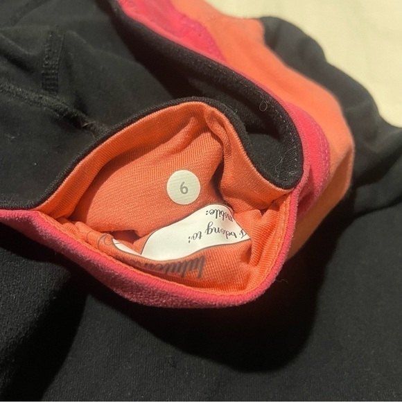 Lululemon Reversible Groove Crop Size 6 - Picture 4 of 4